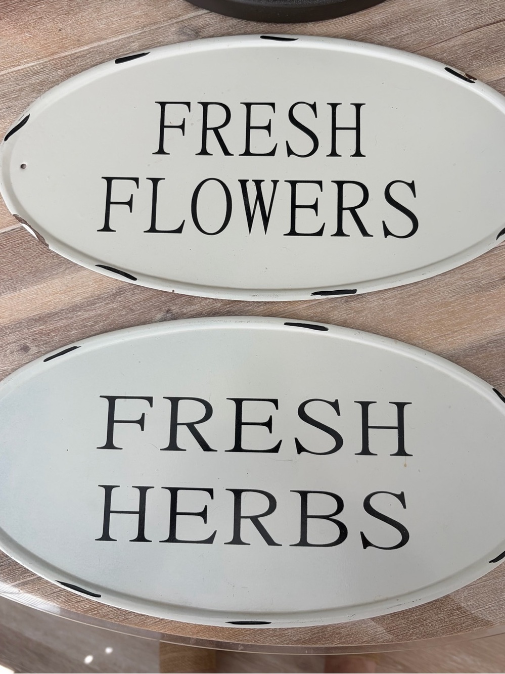 Set of 2 Farmhouse Metal Signs – Fresh Flowers & Fresh Herbs – 14” x 7”